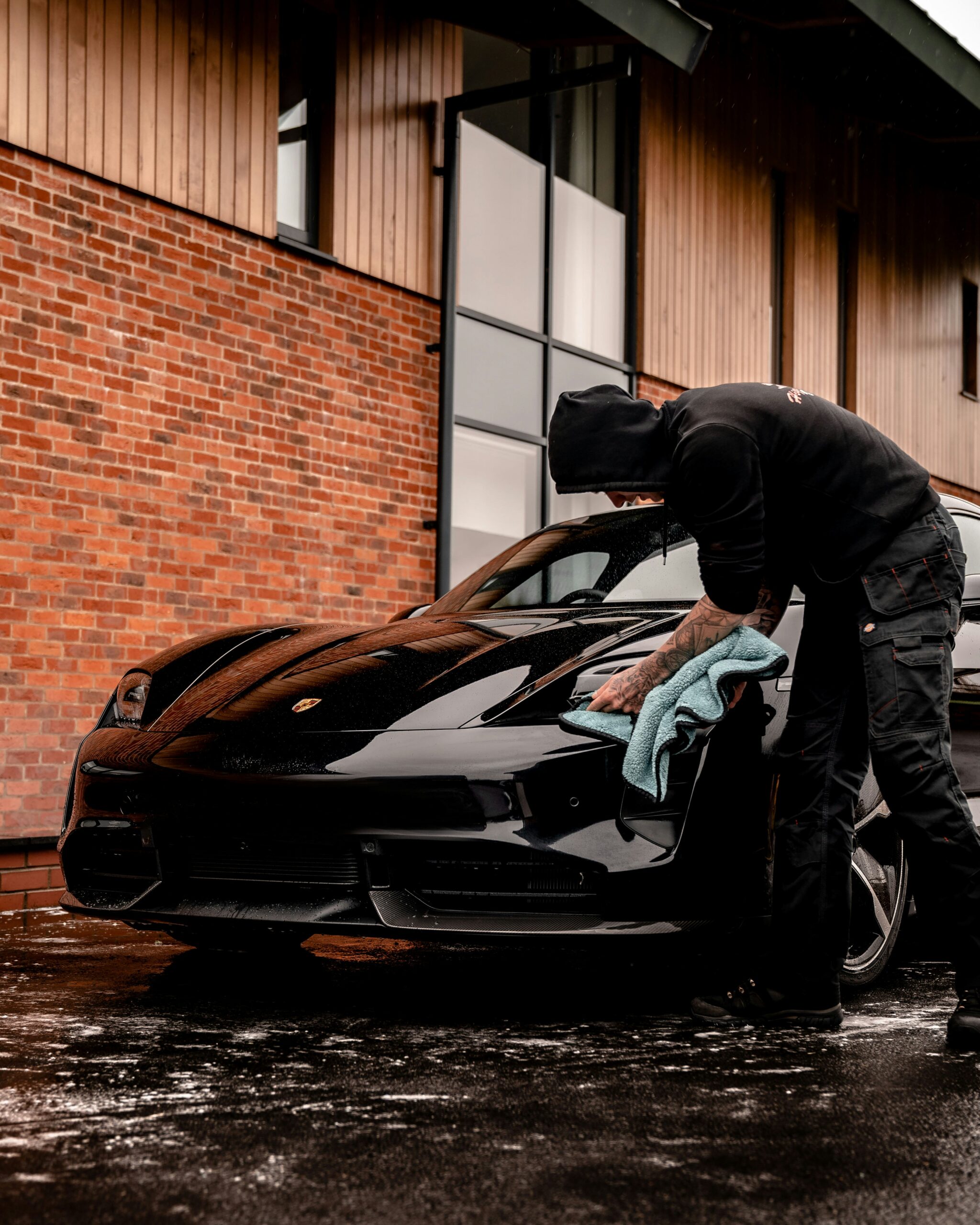 brad starkey mv26 2ht xa unsplash